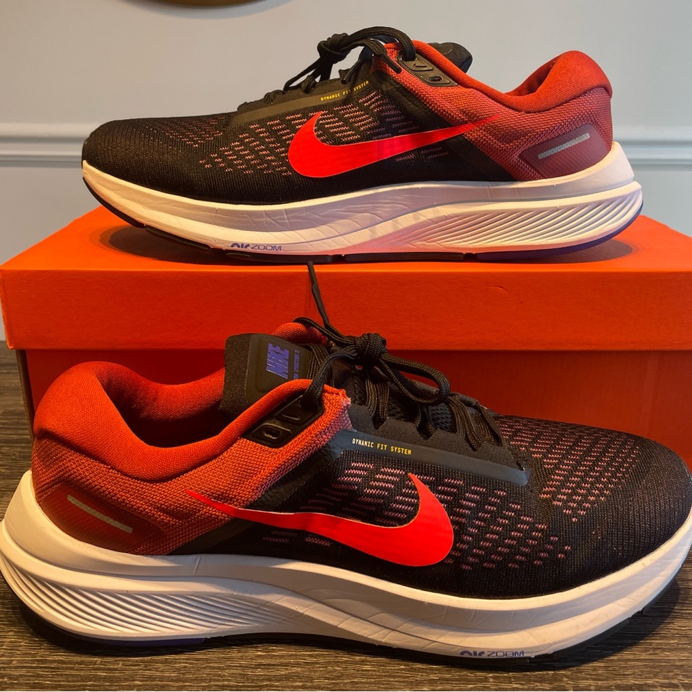 Nike Air Zoom Structure 24 men running shoes size 10.5 great condition stability